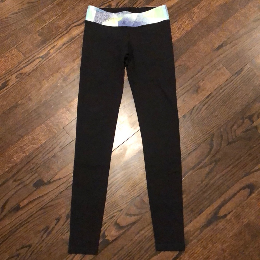 Ivivva by LULULEMON girls black reversible leggings